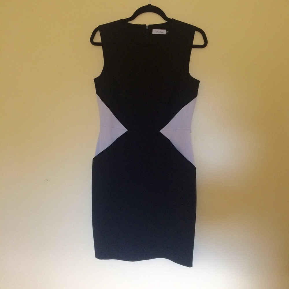 Calvin Klein size 6 black/white dress with pockets